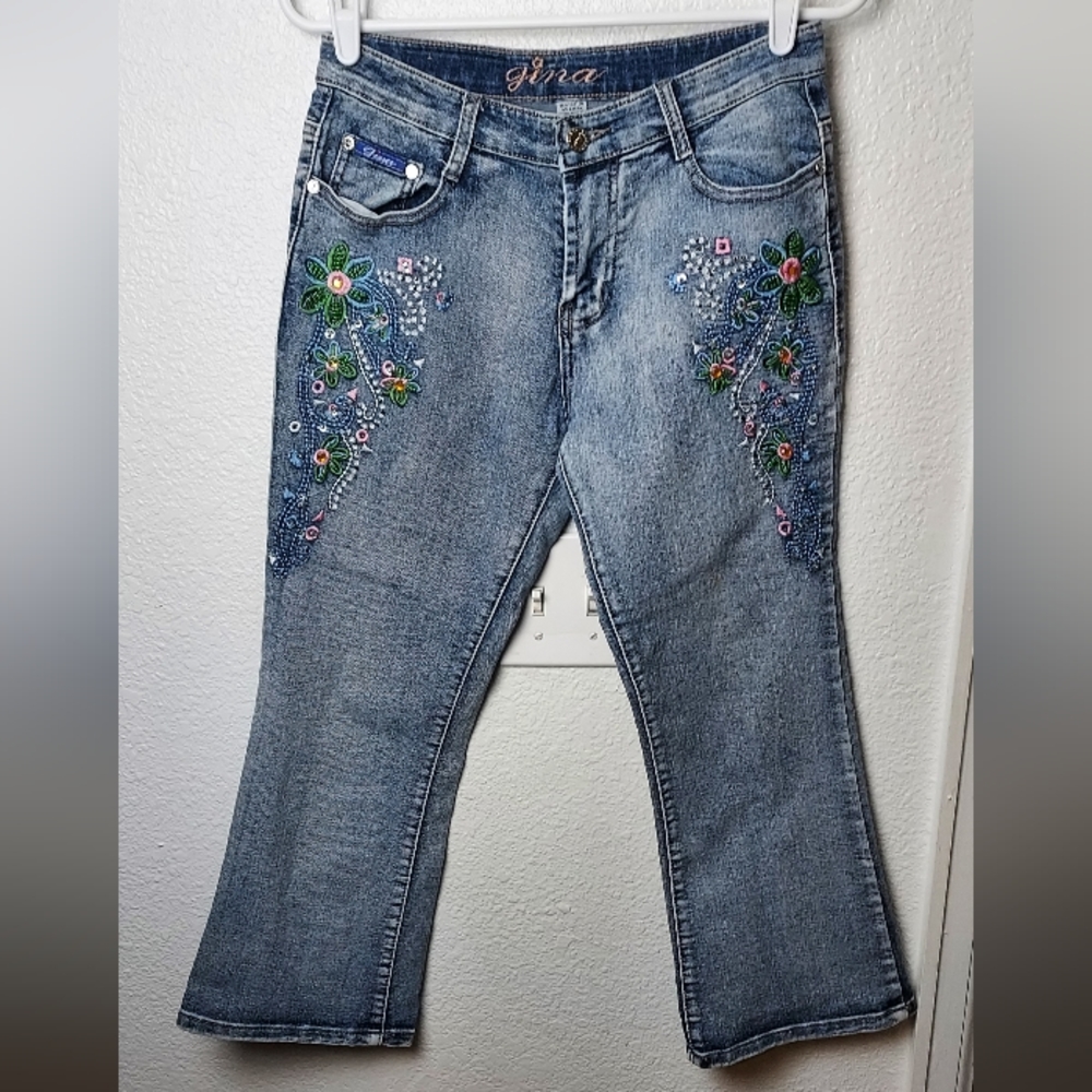 Embroidered crop jeans